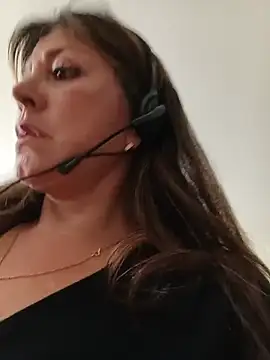 emma_tour's Webcam Show