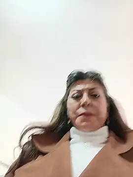 emma_tour's Live Chat Room