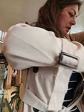 emma_tour's Webcam Show
