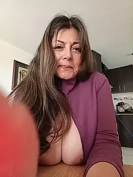 emma_tour's Webcam Show
