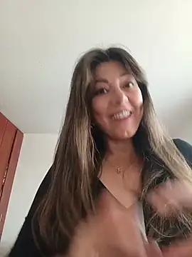 emma_tour's Webcam Show