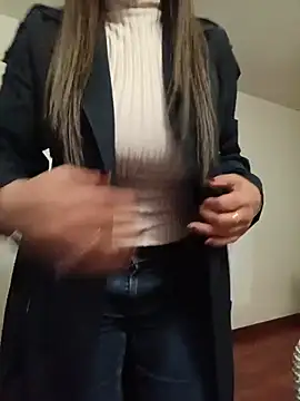 emma_tour's Webcam Show