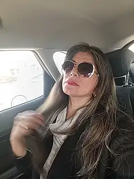 emma_tour's Live XXX Chat