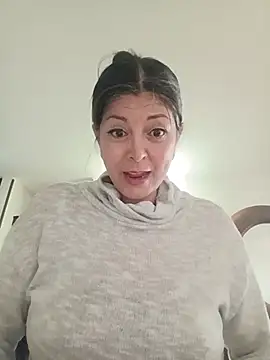 emma_tour's Live XXX Chat