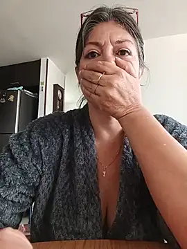 emma_tour's Webcam Show