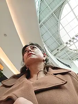 Chat +18 de emma_tour ao vivo