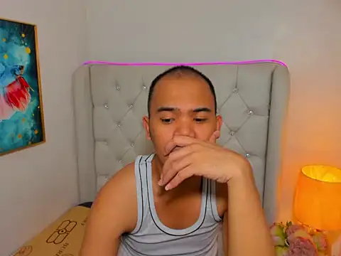 AsianZero webcam show