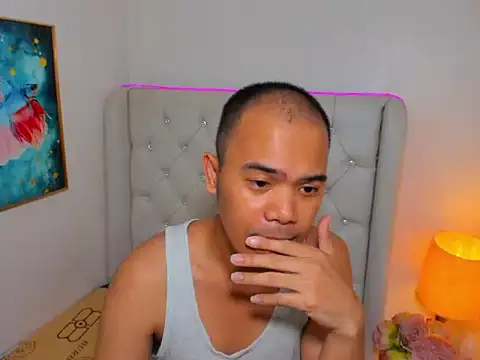 AsianZero Show in webcam