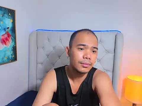 Show modela AsianZero na web-kameri