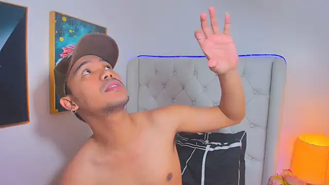 Show de AsianZero na webcam