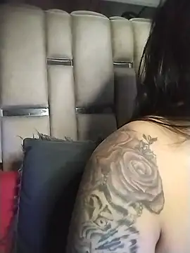 Chat XXX en directo de chelaqueen_