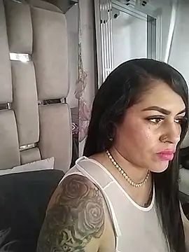 chelaqueen_ Adlı Modelin Canlı XXX Sohbeti