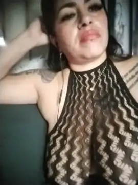 chelaqueen_ Adlı Modelin Canlı XXX Sohbeti