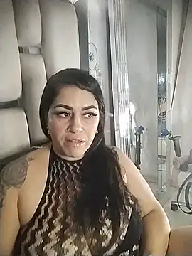 צ'אט XXX בשידור חי של chelaqueen_