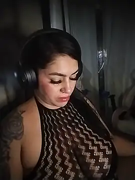 Chat XXX en directo de chelaqueen_