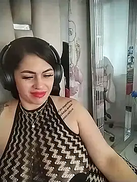 Chat +18 de chelaqueen_ ao vivo