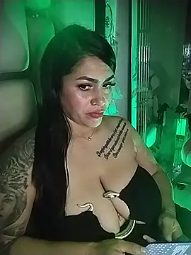 chelaqueen_'s Live XXX Chat