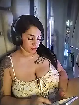 chelaqueen_ লাইভ XXX চ্যাট