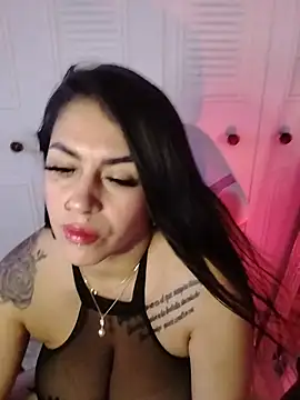 Chat XXX en directo de chelaqueen_