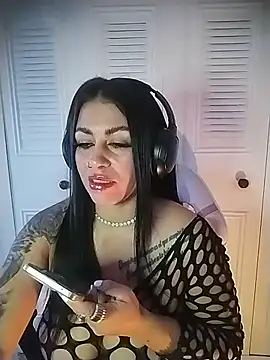 chelaqueen_ Adlı Modelin Canlı XXX Sohbeti