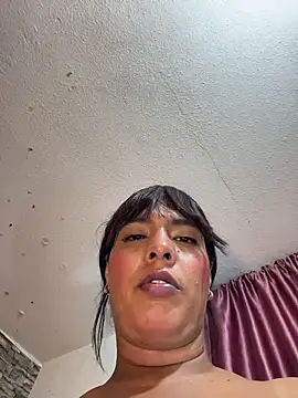 Newshantal_ Show in webcam