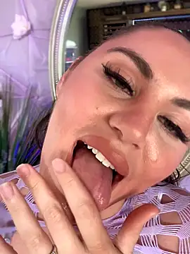 lovely_beast's Webcam Show