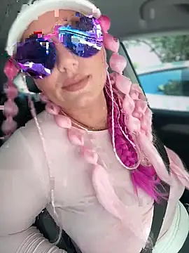 הופעת וובקאם של lovely_beast