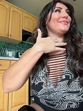 lovely_beast Show in webcam
