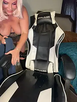 lovely_beast's Webcam Show
