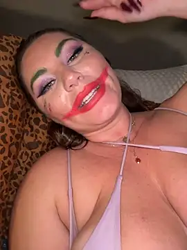 lovely_beast: διαδικτυακό σόου στην κάμερα