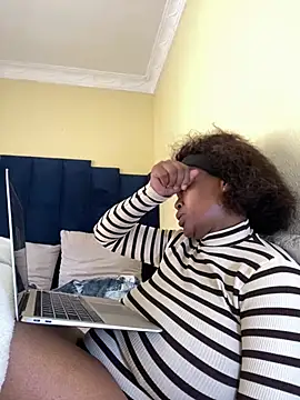 Your_Knowledge's Live XXX Chat