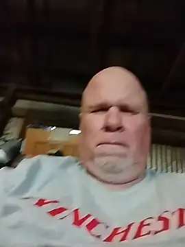 Reddog833's Webcam Show