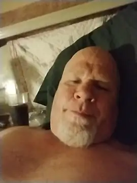 Reddog833's Webcam Show