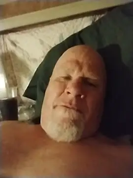 Reddog833's Webcam Show