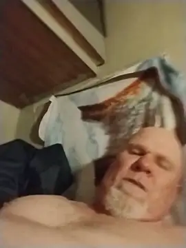 Reddog833 Show Webcam
