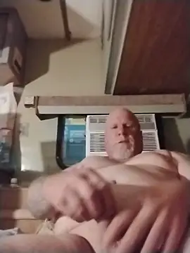 Reddog833 Show in webcam