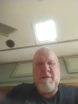 Reddog833's Webcam Show