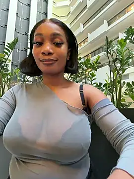 Pokazy przed kamerką – ___Nessa