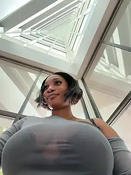 Pokazy przed kamerką – ___Nessa