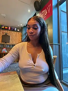 ___Nessa Show in webcam