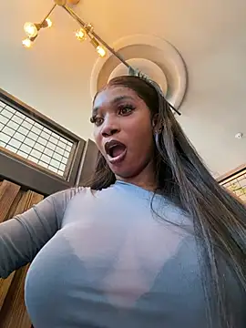 ___Nessa Show in webcam
