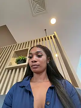 ___Nessa Show in webcam