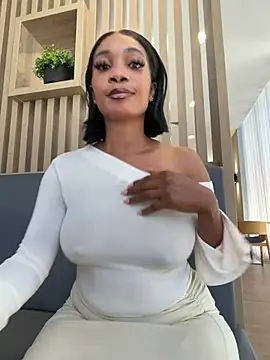 ___Nessa Show in webcam