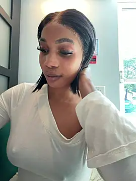 ___Nessa Show in webcam
