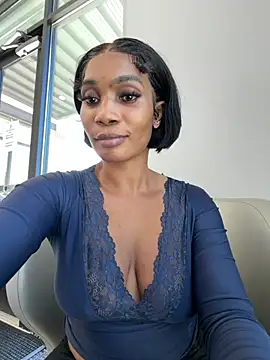 Show modela ___Nessa na web-kameri