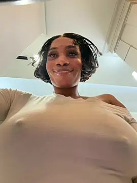 ___Nessa Show in webcam