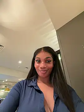 ___Nessa Show in webcam