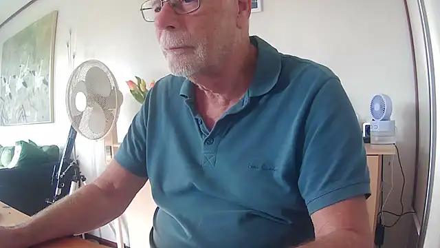 Rakker010 Show Webcam