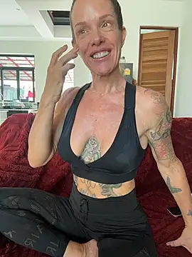 mommyselenafit_'s Webcam Show