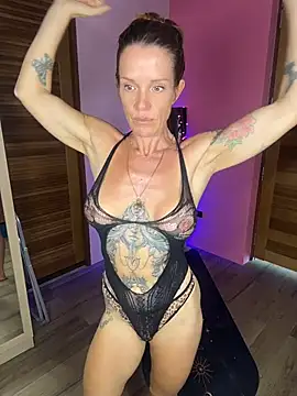 mommyselenafit_'s Webcam Show